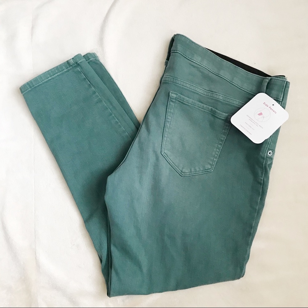 NWT ISABEL MATERNITY Green Skinny Jeggings Size 14